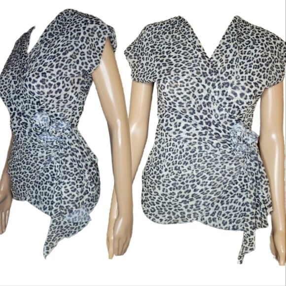 Cache Beautiful Asymmetric animal print blouse. - Picture 1 of 14